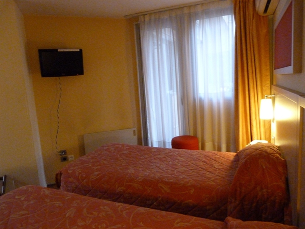 Imagen de la habitación del Hotel Le President. Foto 9