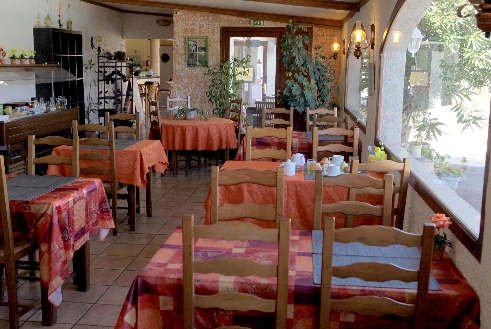 Imagen del bar/restaurante del Hotel Le Pressoir. Foto 2