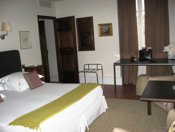 Imagen de la habitación del Hotel Le Prieure. Foto 5