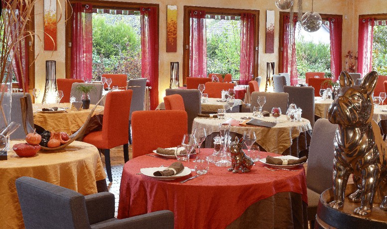 Imagen del bar/restaurante del Hotel Le Prieur&eacute;, Argenton-Sur-Creuse. Foto 3