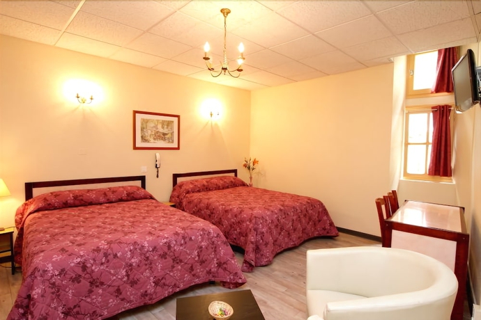 Imagen de la habitación del Hotel Le Prieur&eacute;, Bourg-Saint-Andeol. Foto 4