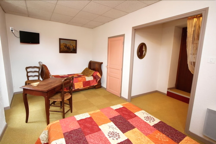 Imagen de la habitación del Hotel Le Prieur&eacute;, Bourg-Saint-Andeol. Foto 8