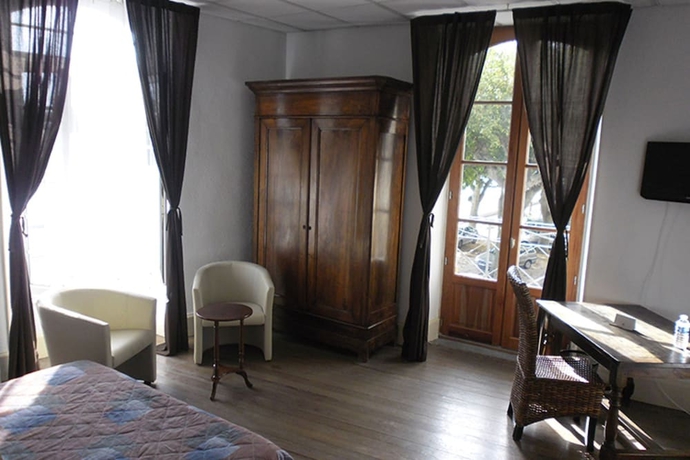 Imagen de la habitación del Hotel Le Prieur&eacute;, Bourg-Saint-Andeol. Foto 11