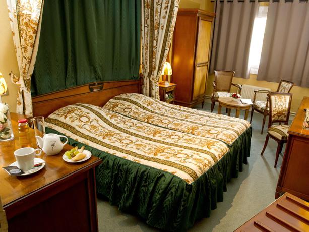 Imagen de la habitación del Hotel Le Prieuré, Rancourt. Foto 4