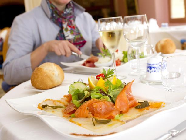 Imagen del bar/restaurante del Hotel Le Prieuré, Rancourt. Foto 2