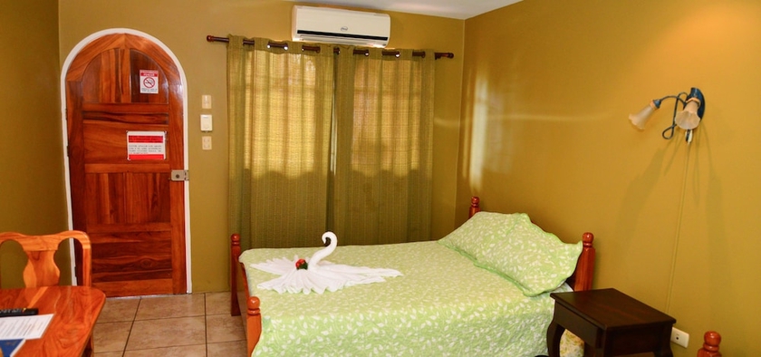 Imagen de la habitación del Hotel Le Priss Inn. Foto 3