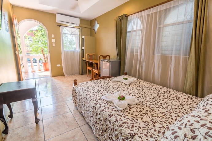 Imagen de la habitación del Hotel Le Priss Inn. Foto 12