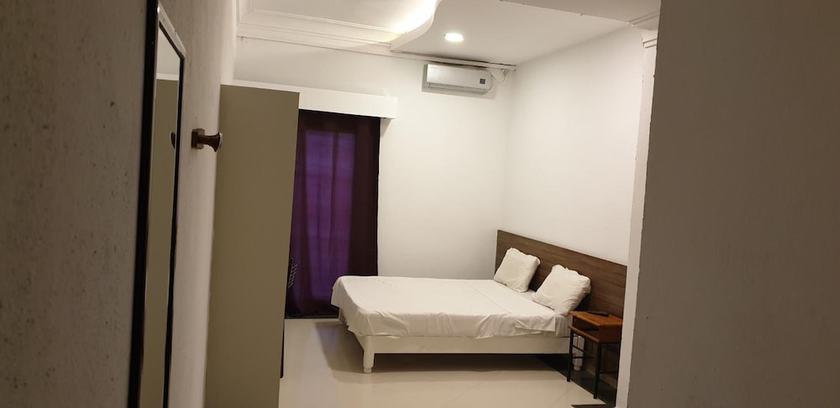 Imagen de la habitación del Hotel Le Privilege. Foto 8