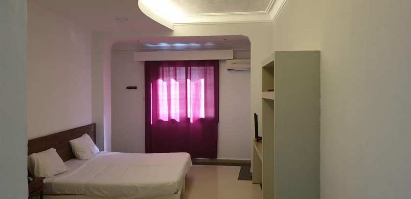 Imagen de la habitación del Hotel Le Privilege. Foto 11