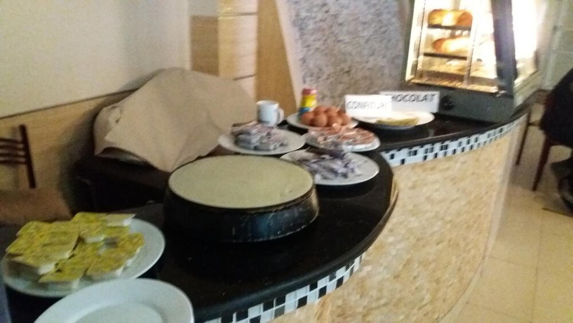Imagen del bar/restaurante del Hotel Le Privilege, Or&aacute;n. Foto 6