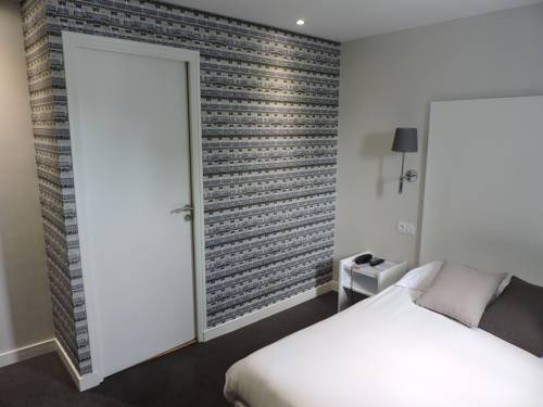Imagen de la habitación del Hotel Le Privil&egrave;ge, CHATEAUBOURG. Foto 4