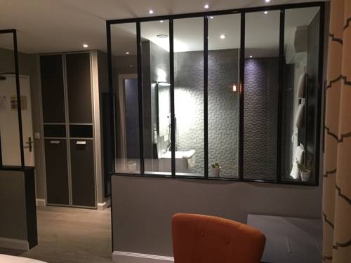 Imagen de la habitación del Hotel Le Privil&egrave;ge, CHATEAUBOURG. Foto 8