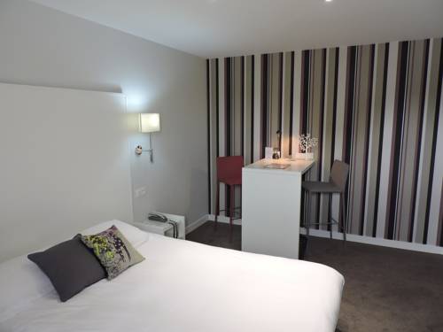 Imagen de la habitación del Hotel Le Privil&egrave;ge, CHATEAUBOURG. Foto 9
