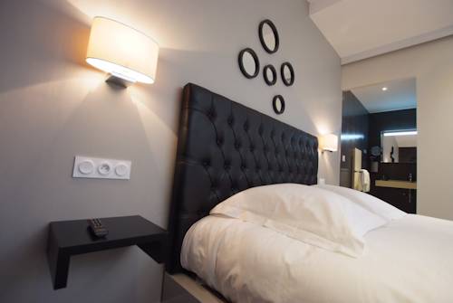 Imagen de la habitación del Hotel Le Privil&egrave;ge, CHATEAUBOURG. Foto 11