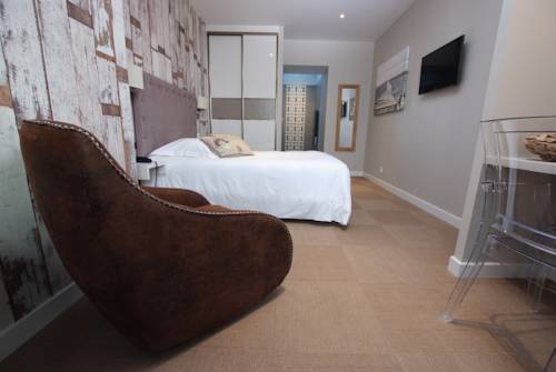 Imagen de la habitación del Hotel Le Privil&egrave;ge, CHATEAUBOURG. Foto 15