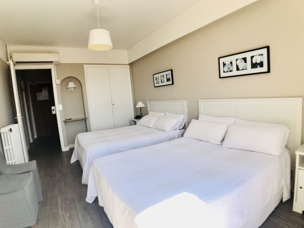 Imagen de la habitación del Hotel Le Proven&ccedil;al, VILLEFRANCHE-SUR-MER. Foto 12