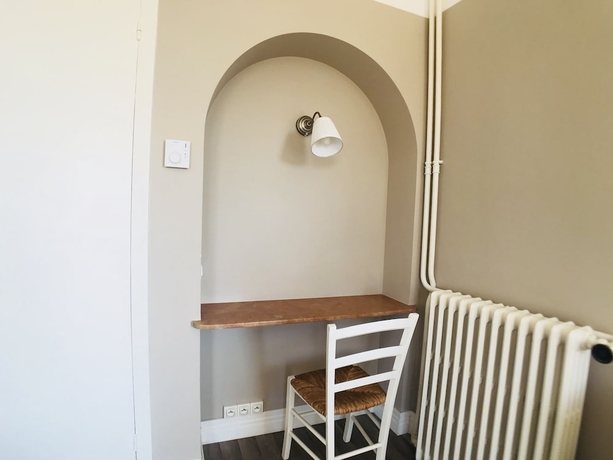 Imagen de la habitación del Hotel Le Proven&ccedil;al, VILLEFRANCHE-SUR-MER. Foto 13