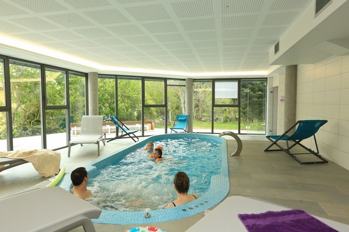 Imagen de la piscina del Hotel Le Provence, Saint-Barth&eacute;lemy-de-Vals. Foto 12