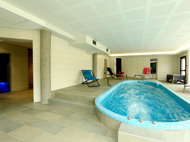 Imagen de la piscina del Hotel Le Provence, Saint-Barth&eacute;lemy-de-Vals. Foto 13