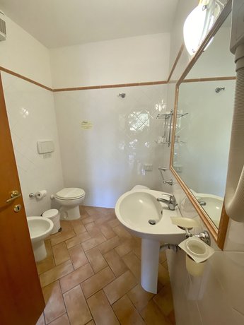 Imagen de la habitación del Hotel Le Querciolaie dei Ricci. Foto 16