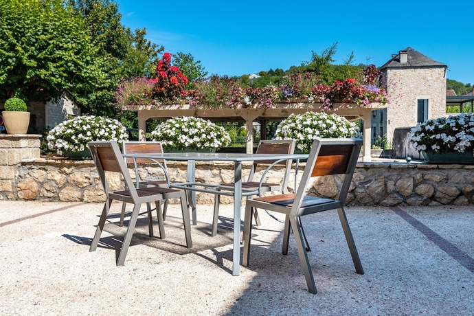 Imagen de la habitación del Hotel Le Quercy. Foto 18