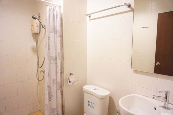 Imagen de la habitación del Hotel Le Ranong Bistro. Foto 16