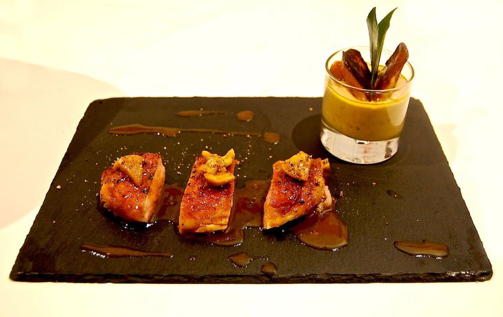 Imagen del bar/restaurante del Hotel Le R&eacute;verb&egrave;re - La Cuisinerie - L\'H&ocirc;tellerie. Foto 5