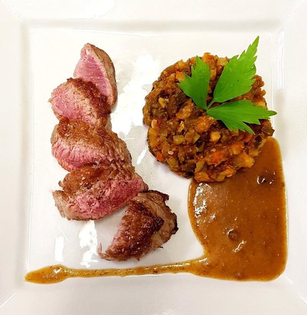 Imagen del bar/restaurante del Hotel Le R&eacute;verb&egrave;re - La Cuisinerie - L\'H&ocirc;tellerie. Foto 6