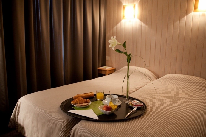 Imagen de la habitación del Hotel Le Relais, Biscarrosse. Foto 4