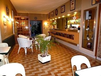 Imagen de los interiores del Hotel Le Relais De La Route Bleue. Foto 14