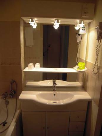 Imagen de la habitación del Hotel Le Relais De La Sans Fond. Foto 5