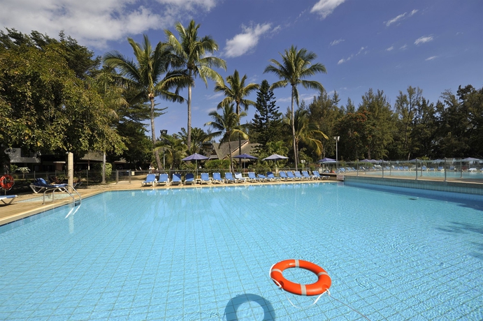 Imagen de la piscina del Hotel Le Relais De Lhermitage. Foto 11