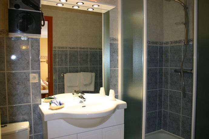 Imagen de la habitación del Hotel Le Relais De Pommard. Foto 8