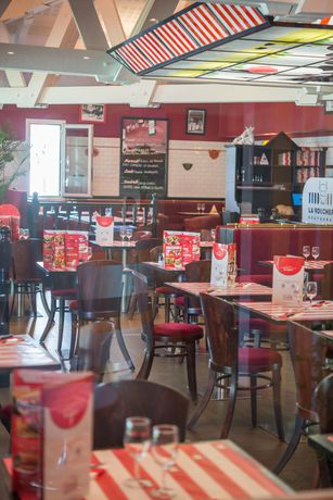 Imagen general del Hotel Le Relais Des Brasseurs - Aubagne. Foto 7