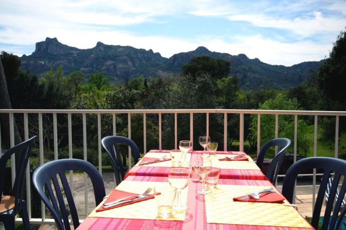 Imagen de la habitación del Hotel Le Relais Des Lavandins. Foto 8