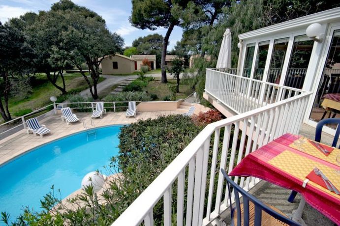 Imagen del bar/restaurante del Hotel Le Relais Des Lavandins. Foto 4