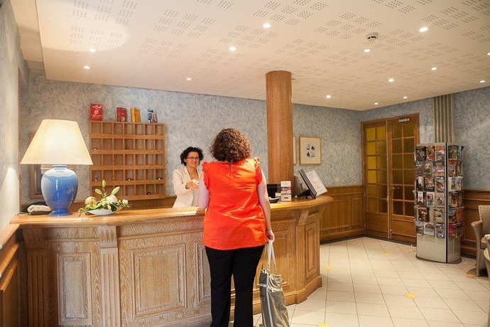 Imagen de los interiores del Hotel Le Relais Du Roy. Foto 4