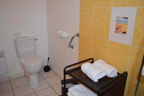 Imagen de la habitación del Hotel Le Relais Du Touron. Foto 7