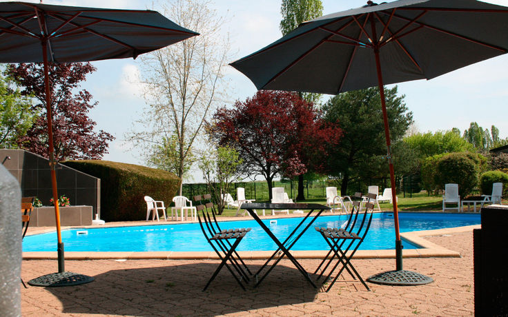 Imagen de la piscina del Hotel Le Relais Fleuri. Foto 12