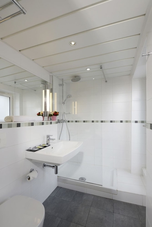 Imagen de la habitación del Hotel Le Relais Saint Charles. Foto 15