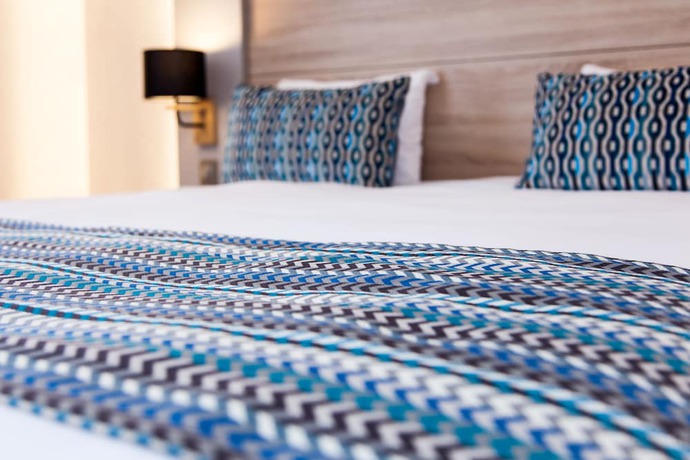 Imagen de la habitación del Hotel Le Relais Saint Jacques, Coings. Foto 7