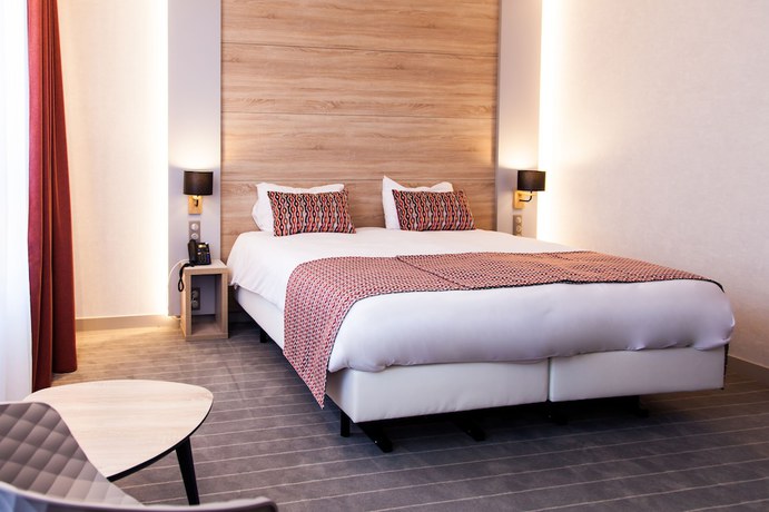 Imagen de la habitación del Hotel Le Relais Saint Jacques, Coings. Foto 8