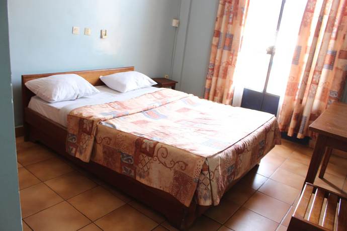 Imagen de la habitación del Hotel Le Relais Saint Jacques, Yaound&eacute;. Foto 7