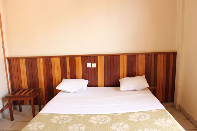 Imagen de la habitación del Hotel Le Relais Saint Jacques, Yaound&eacute;. Foto 16