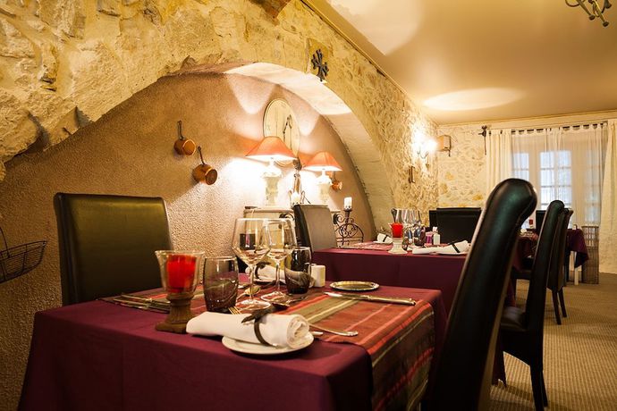 Imagen del bar/restaurante del Hotel Le Relais Sarrasin. Foto 2