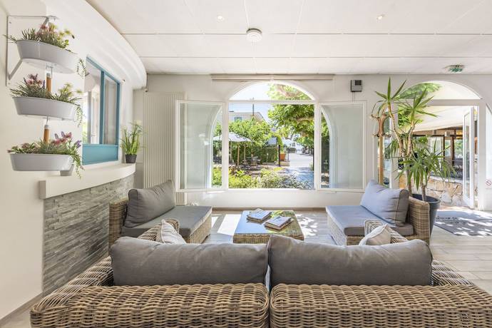 Imagen de los interiores del Hotel Le Relais d\'Agay. Foto 19