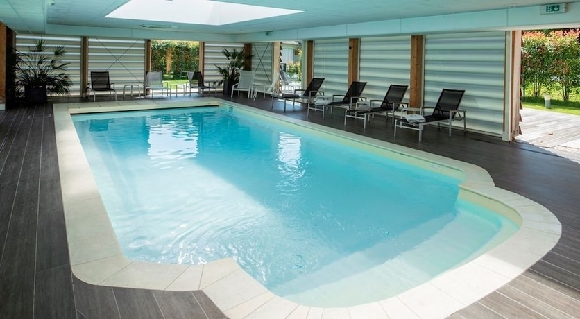 Imagen de la piscina del Hotel Le Relais de La Malmaison, a member of Radisson Individuals. Foto 17