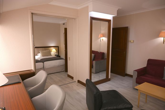 Imagen de la habitación del Hotel Le Rempart. Foto 6