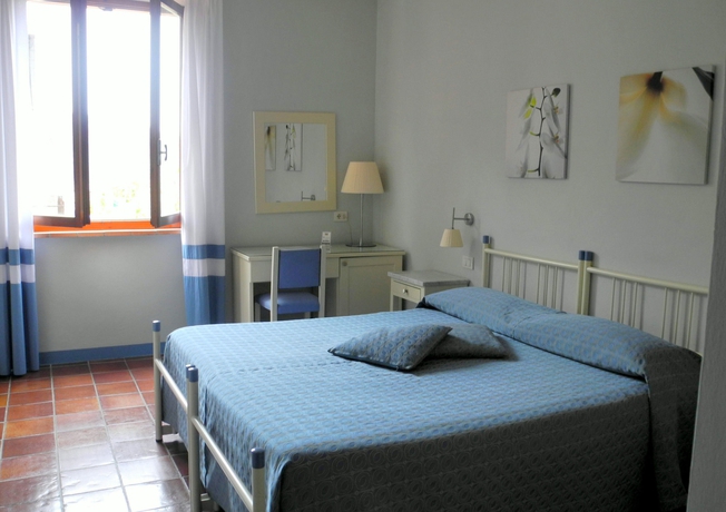 Imagen de la habitación del Hotel Le Renaie. Foto 5