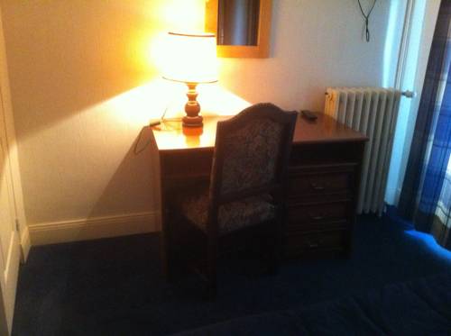 Imagen de la habitación del Hotel Le Renaissance, AURILLAC. Foto 6